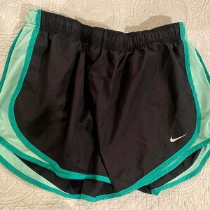 XL Women's Black and Green DRI-FIT Shorts